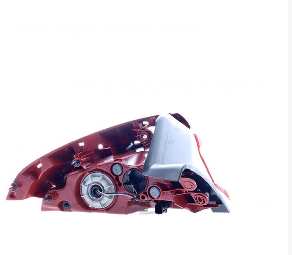 Kia Stinger GT-Line 07/2017-09/2020 Outer Tail Light Right Hand Side LED Type