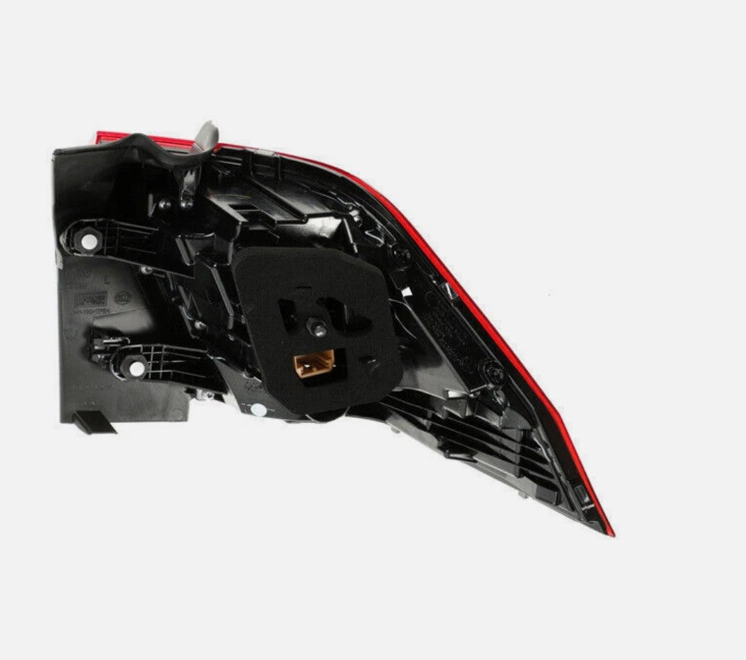 Volkswagen Tiguan Trendline Comfortline 03/2021-Onwards Tail Light Right Hand Side - 0