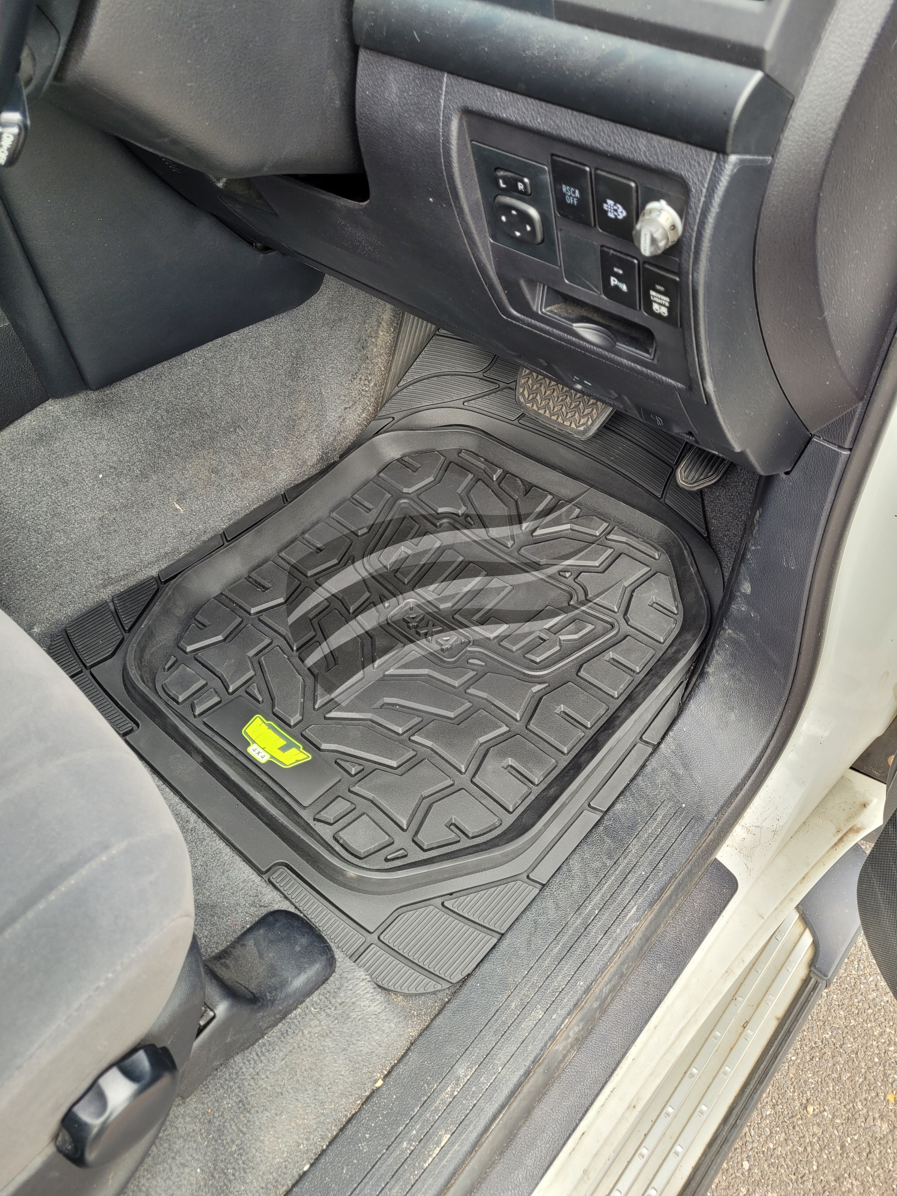 4WD Deep Dish Front Floor Mat