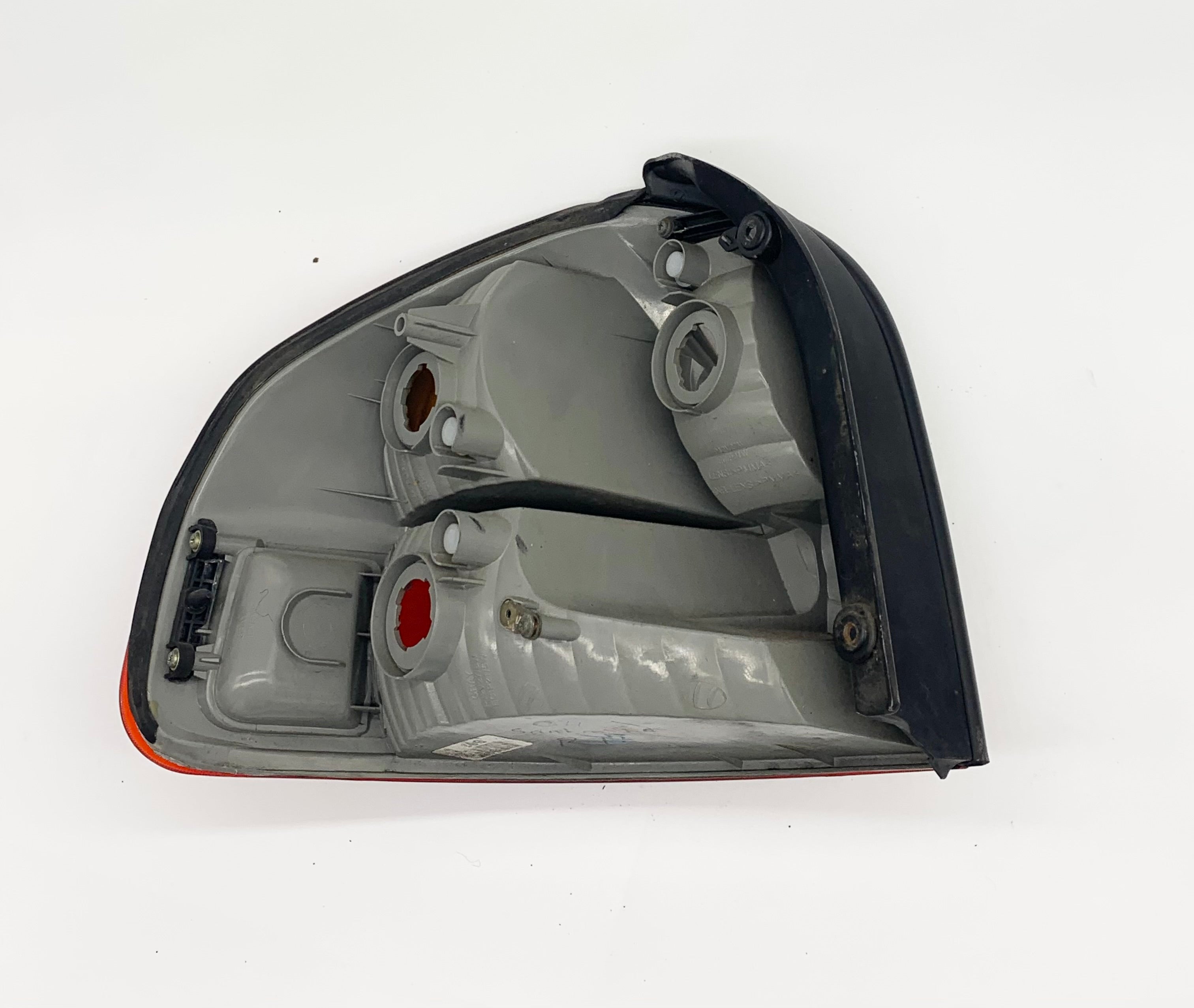 Hyundai Santa Fe 09/2000-10/2004 SM SER1 Tail Light Right Hand Side Wagon - 0