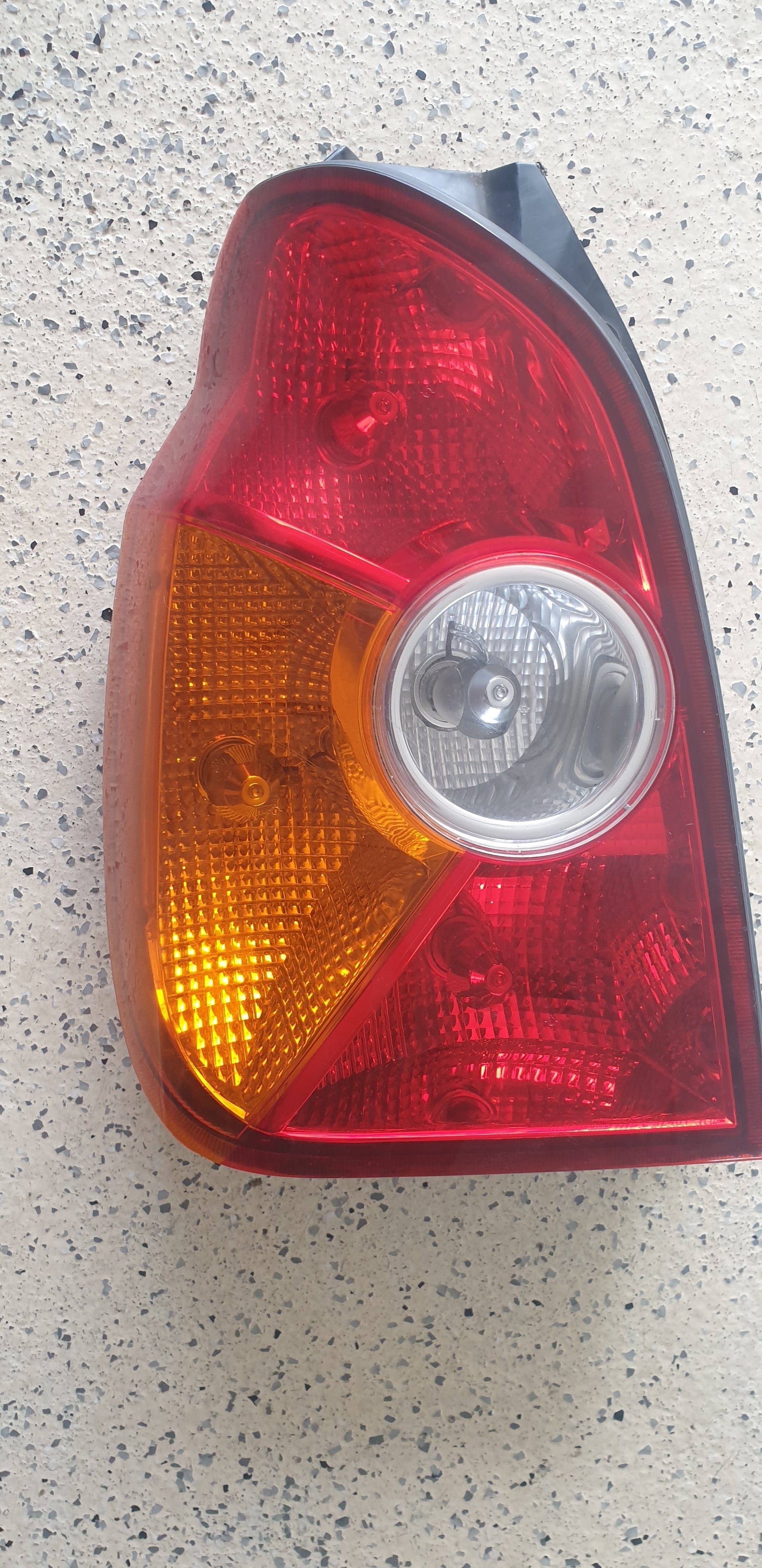 Hyundai Terracan HP 07/2001-11/2003 Taillight Left Hand Side