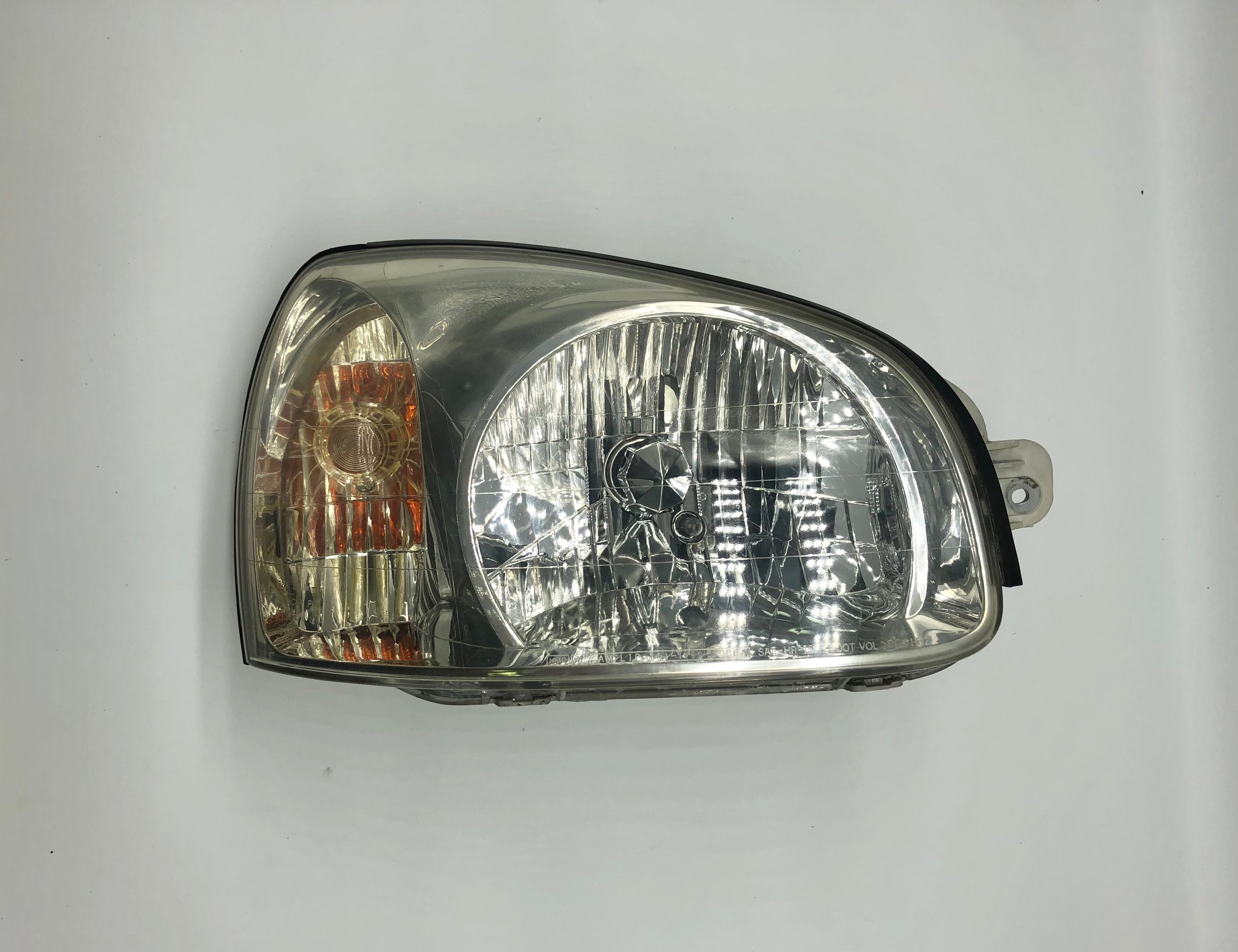 Hyundai Santa Fe 2000-2006 Headlight Right Hand Side