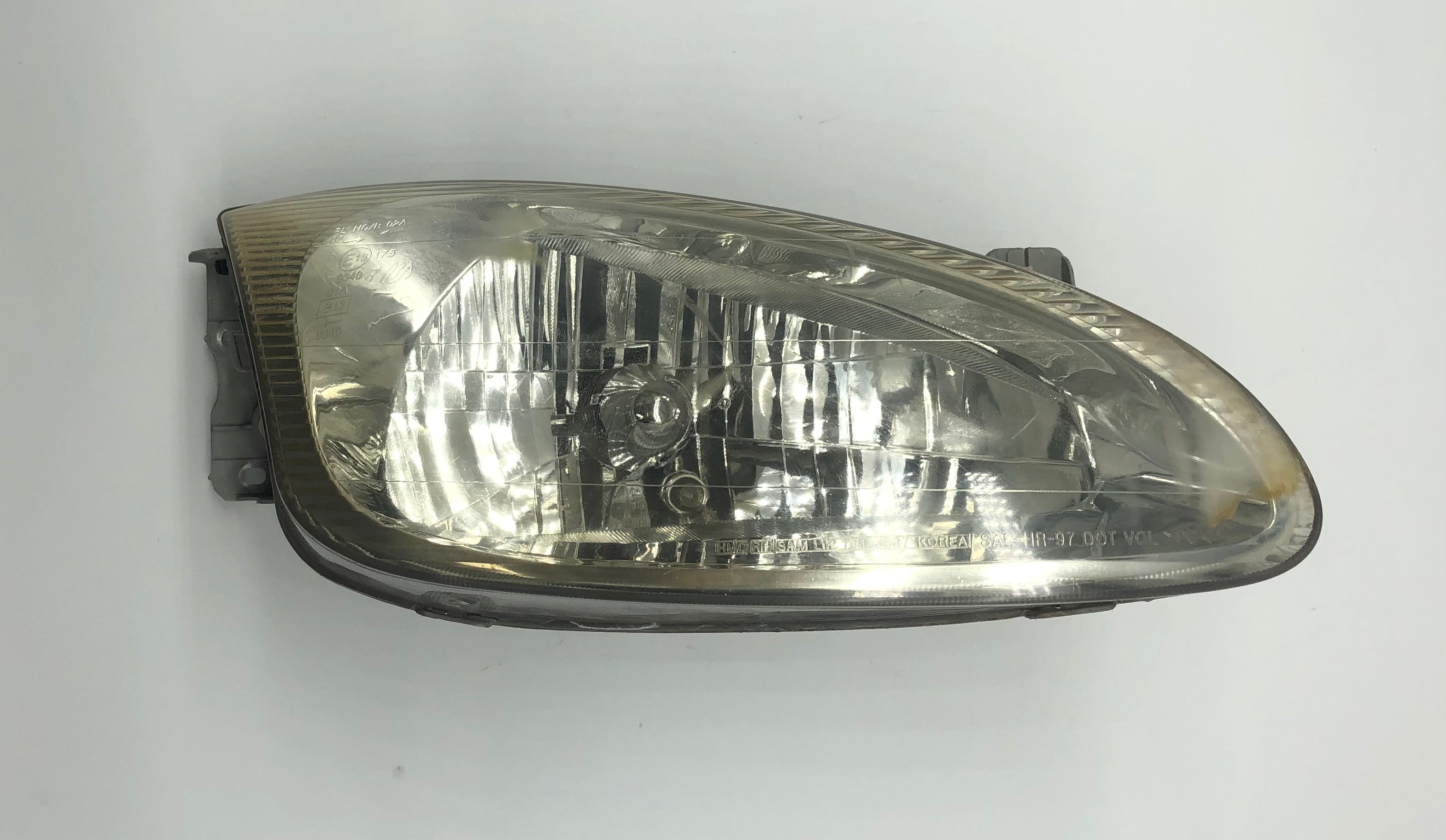 Hyundai Lantra J2 1995-2000 Headlight Right Hand Drivers Side