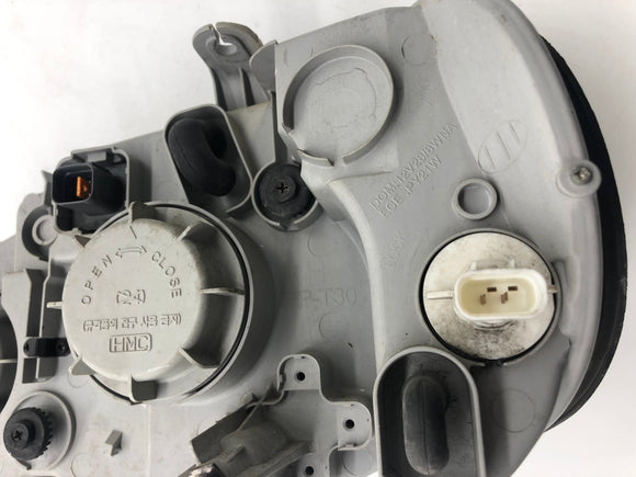 Kia Carnival KV11 2000-2006 Headlight Right Hand Drivers Side